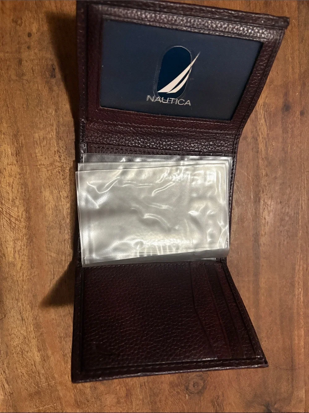 Nautica Men's Pebbled Trifold Card Holder - Burgundy